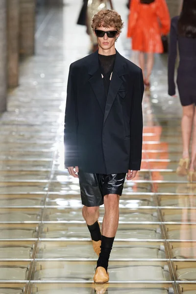 Look 23